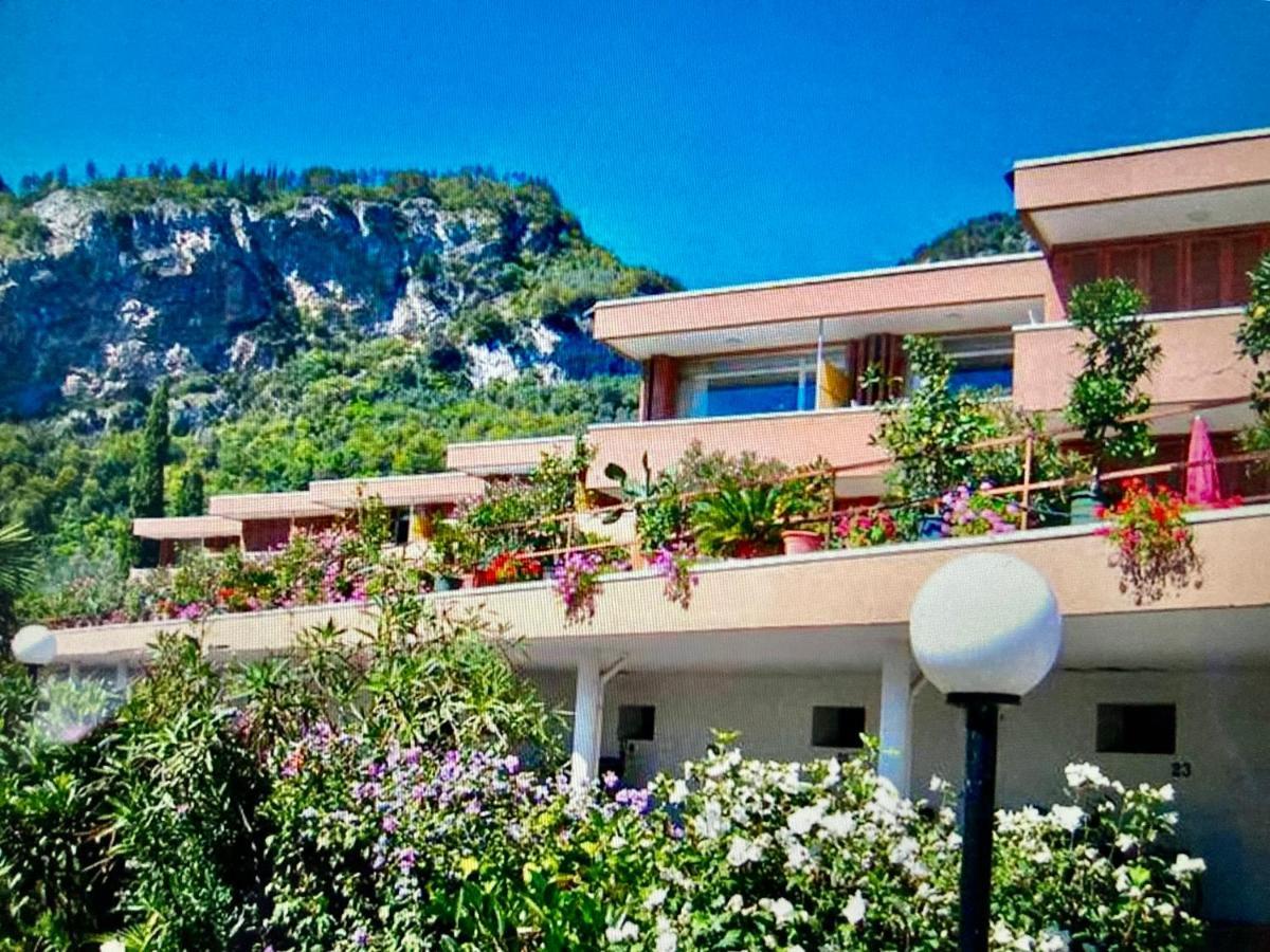 Apartment Peppino Mit Seeblick Und Pool *