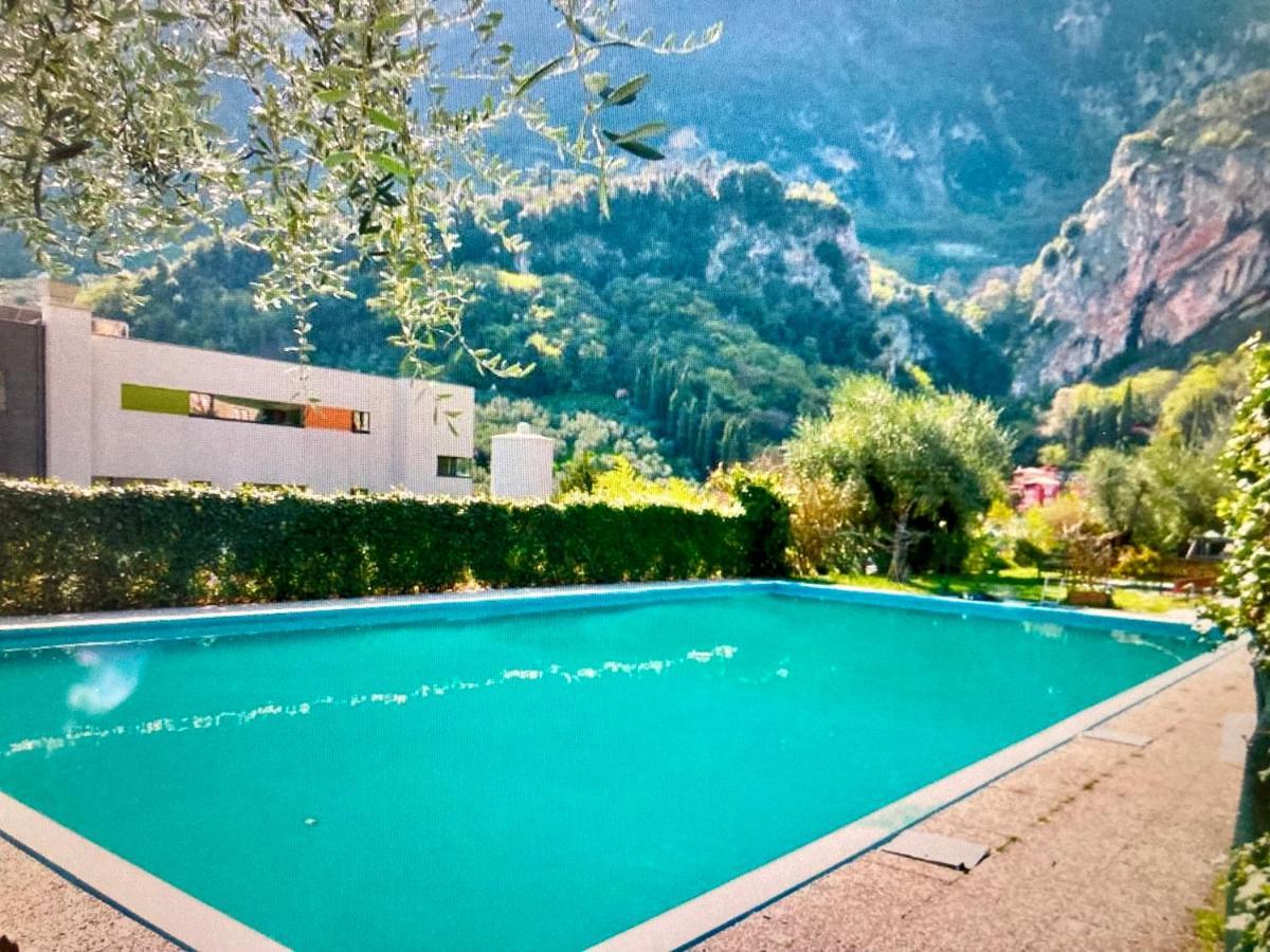 Peppino Mit Seeblick Und Pool